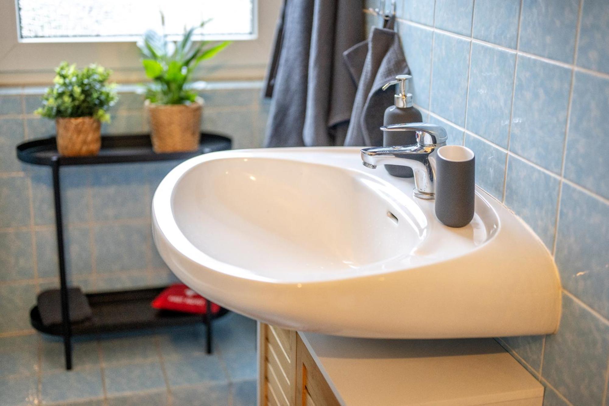 Suedstadt-Oase 1 Komfort Mit 2 Sz Und Balkon Coblenza Exterior foto